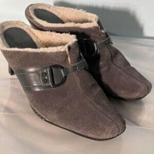 Aerosoles suede mules Size 9
